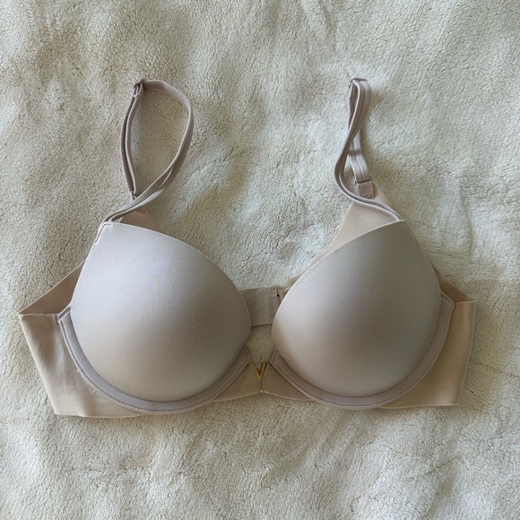 Victoria's Secret Other - Victoria's Secret Cream T-Shirt Bra with Underwire Support